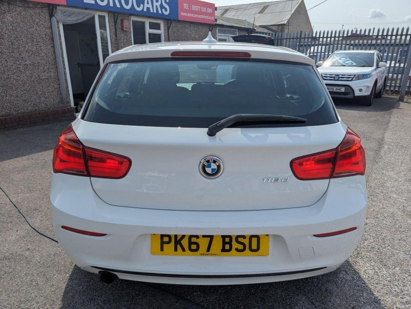 BMW 1 SERIES
