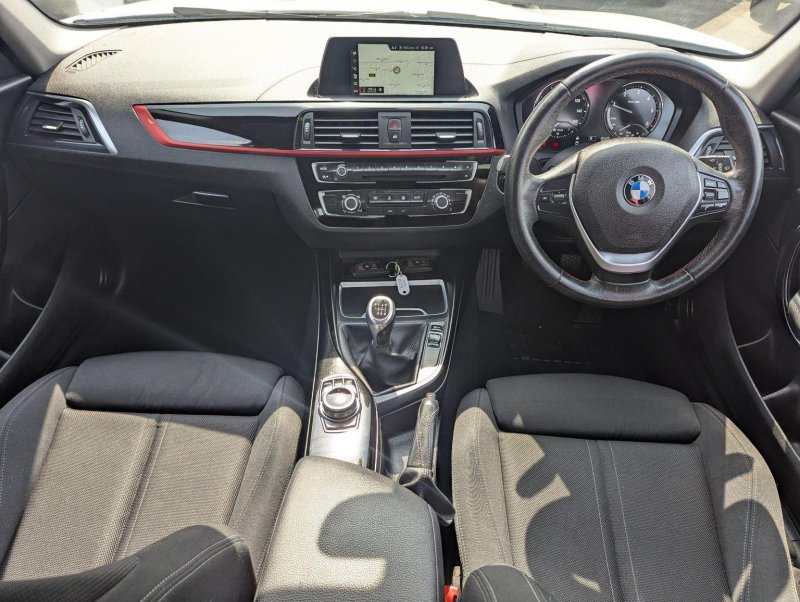 BMW 1 SERIES
