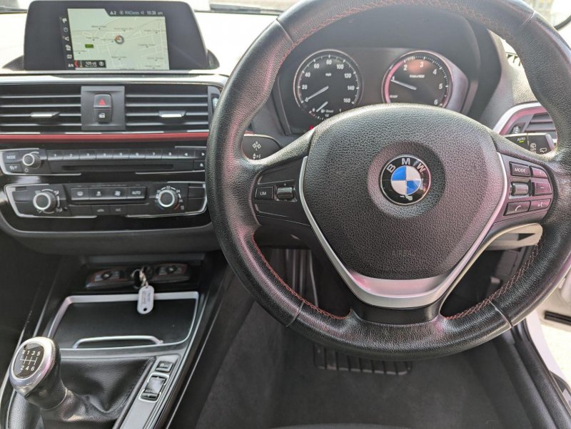 BMW 1 SERIES