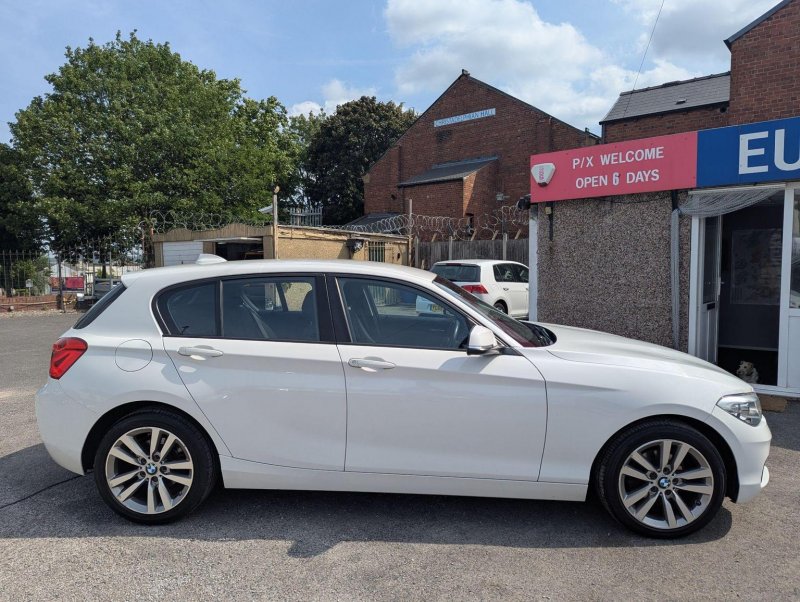 BMW 1 SERIES