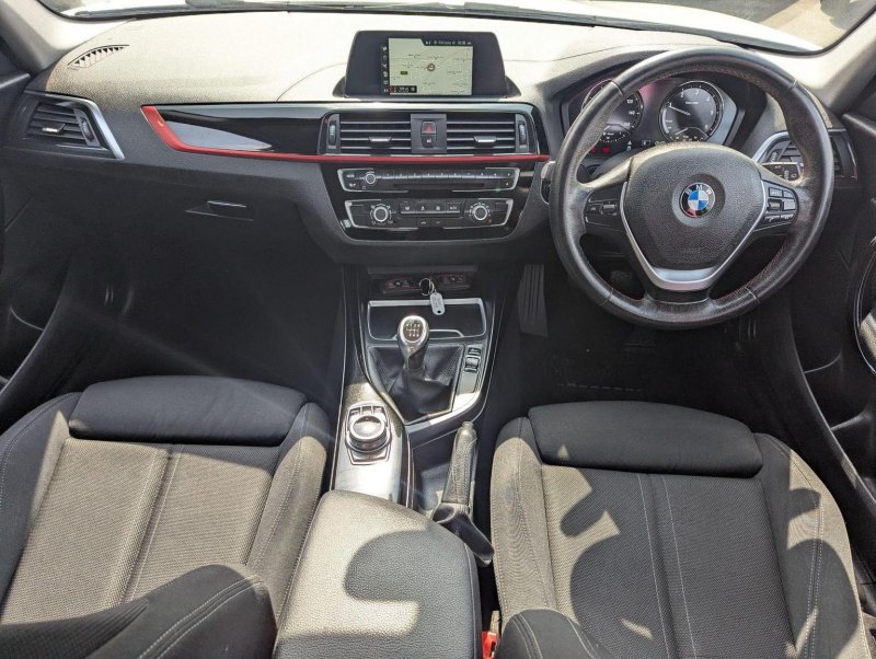 BMW 1 SERIES