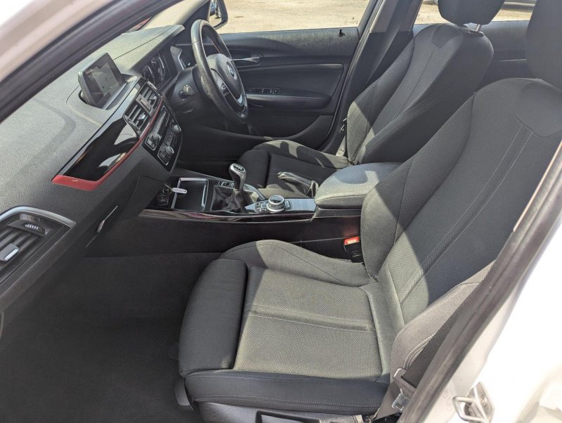 BMW 1 SERIES