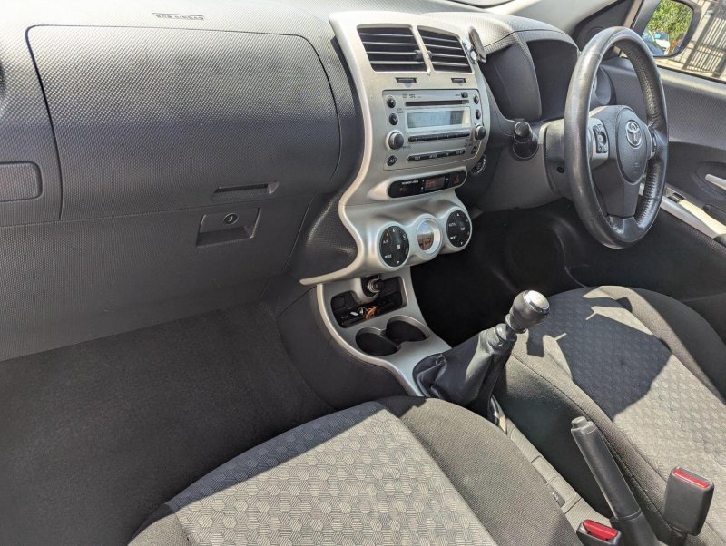 TOYOTA URBAN CRUISER
