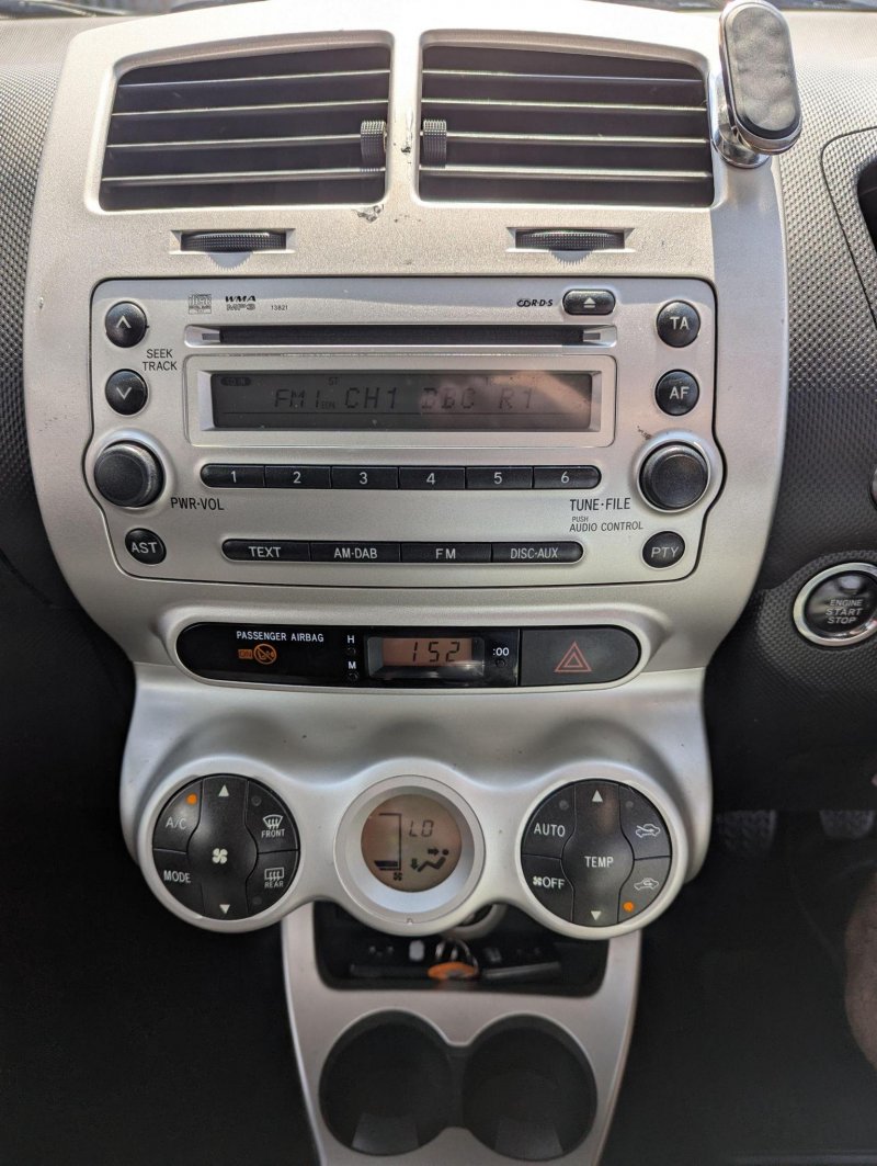 TOYOTA URBAN CRUISER